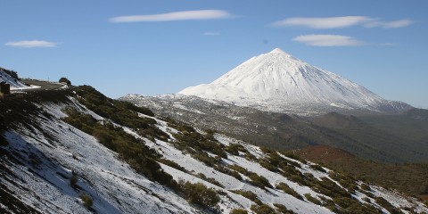 vulkan-tejde-sneg-lava-priroda-les-park-natsional-ny-j
