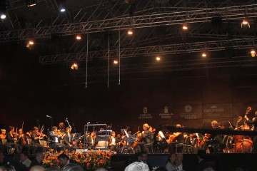 Rozhdestvenskij-kontsert-Simfonicheskij-orkestr-Tenerife